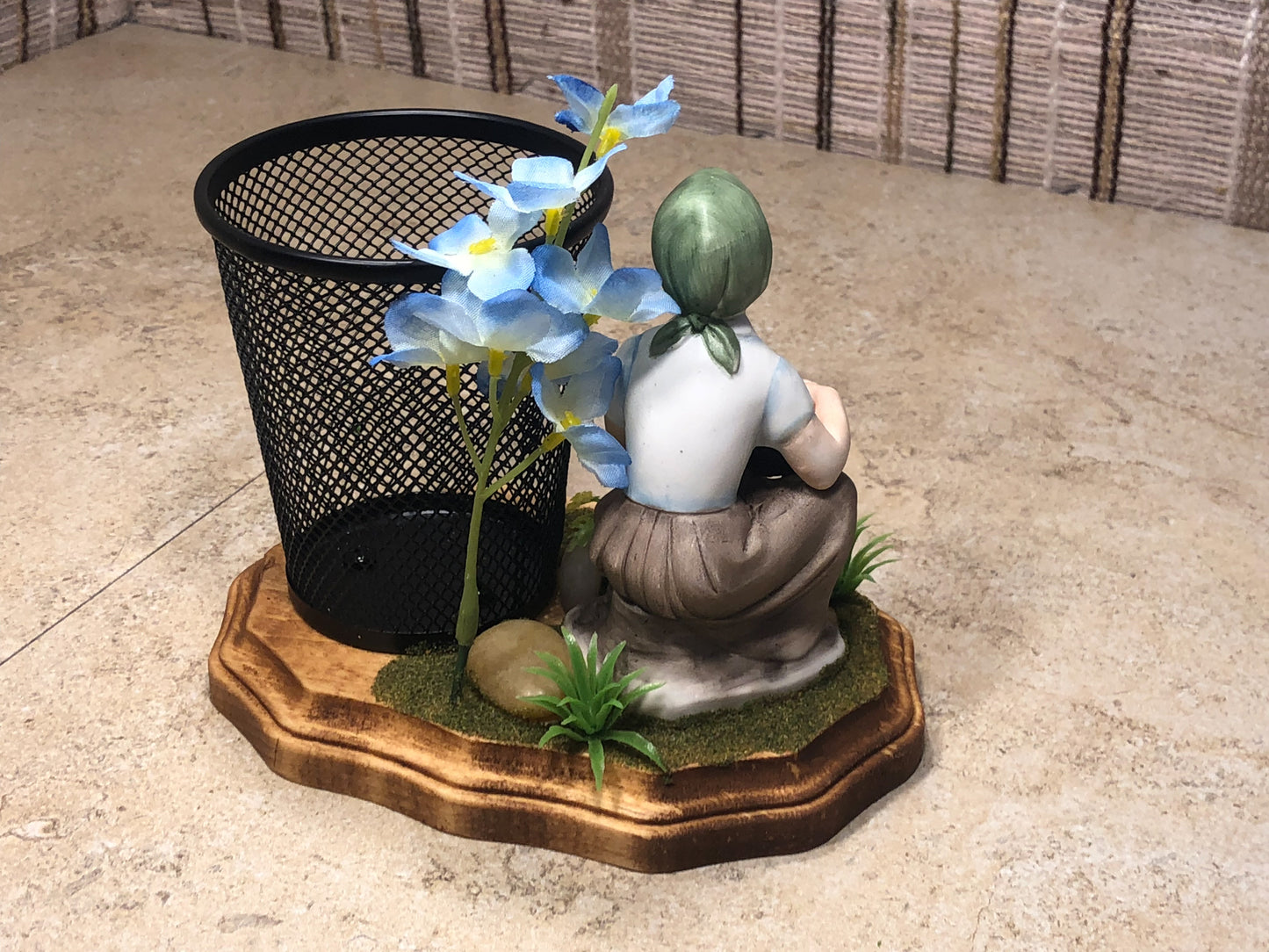 SJ400 The "Lady Brings Fruit"